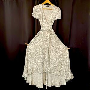 Lira Daniella Dress White Printed Ruffled Short Sleeved Tie Waist Midi Size S